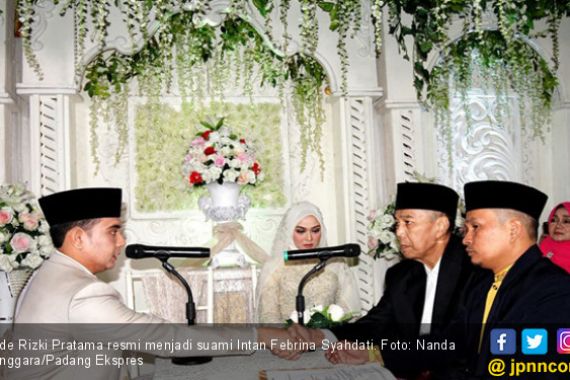 1 Tahun Pacaran, Anggota DPR Termuda Menikahi Putri Bupati - JPNN.COM