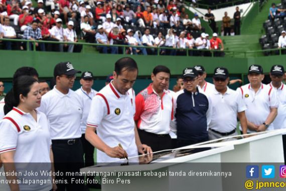 Luar Biasa! Presiden Jokowi Resmikan Renovasi Lapangan Tenis - JPNN.COM