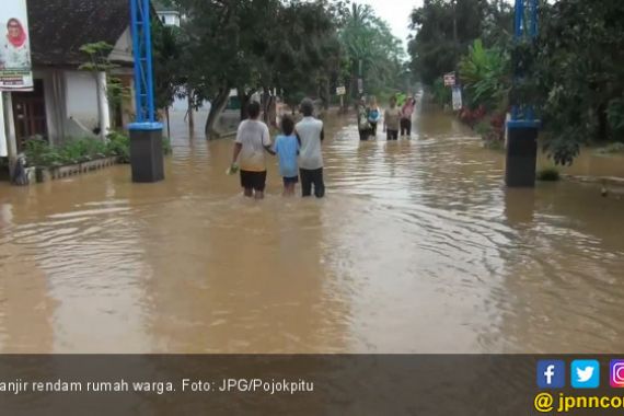 Masih Aman, Warga Kartini Tetap Waspadai Banjir Kiriman - JPNN.COM
