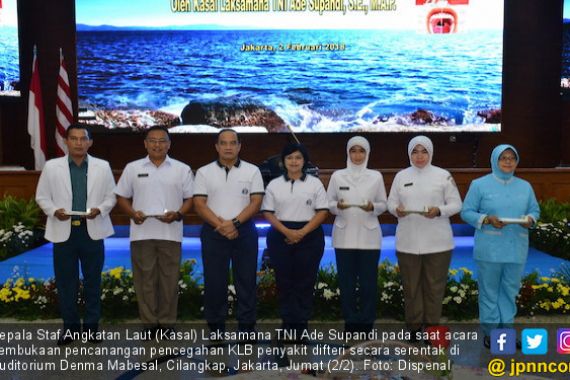 TNI AL Mencanangkan Vaksinasi Pencegahan KLB Difteri - JPNN.COM