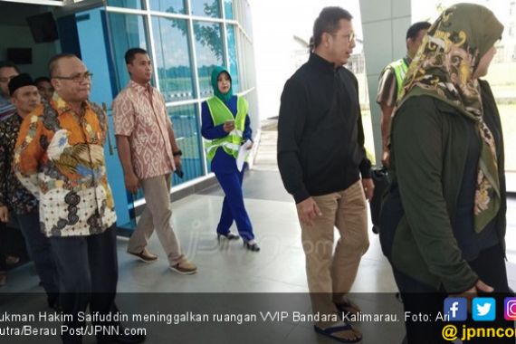 Keluar dari RS, Kaki Lukman Hakim Saifuddin Masih Diperban - JPNN.COM