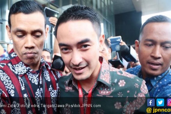 KPK Periksa Zumi Zola sebagai Tersangka - JPNN.COM