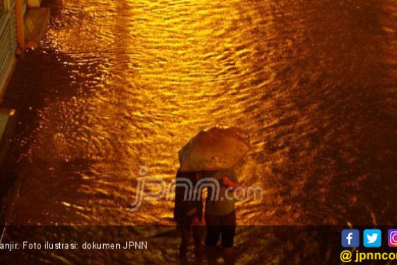 Puluhan Rumah Warga Digenangi Banjir - JPNN.COM