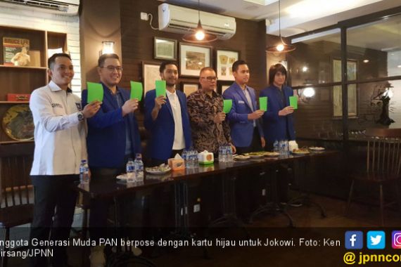 Jokowi Dapat Kartu Hijau dari Generasi Muda PAN - JPNN.COM