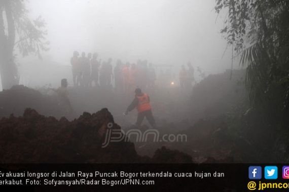 Mata Berkaca-kaca, Cecep Cerita soal Firasat Musibah Longsor - JPNN.COM