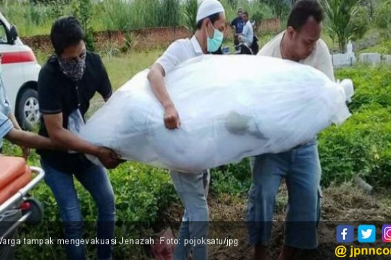 Mayat Pria Mengambang di Kubangan Hebohkan Warga Deliserdang - JPNN.COM