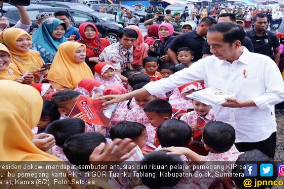 Begini Alasan Jokowi Membagian KIP kepada Para Siswa - JPNN.COM