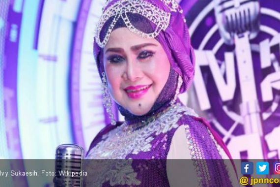 Umi Elvy Sukaesih Tahu Dhawiya Pakai Narkoba? - JPNN.COM