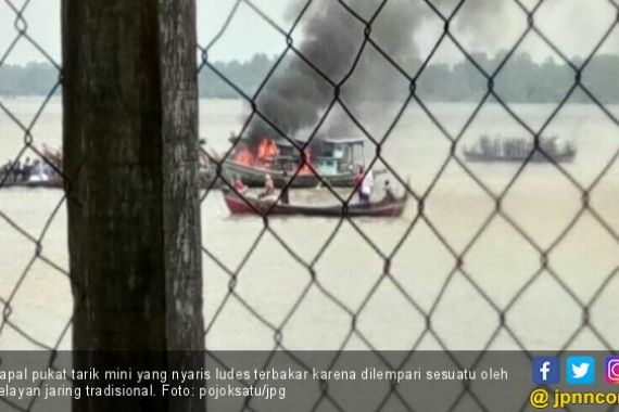 Nelayan Tradisional dan Pukat Tarik Bentrok di Tanjungbalai - JPNN.COM