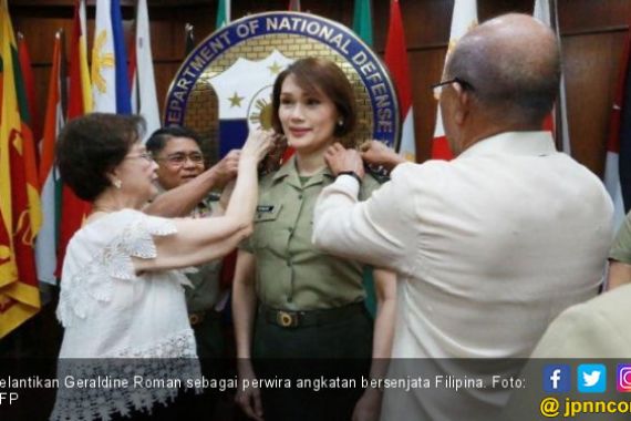 Militer Filipina Angkat Transgender jadi Perwira - JPNN.COM