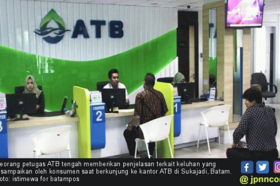 ATB Tak Mengalir, Warga Terpaksa Pakai Air Galon untuk Mandi - JPNN.COM