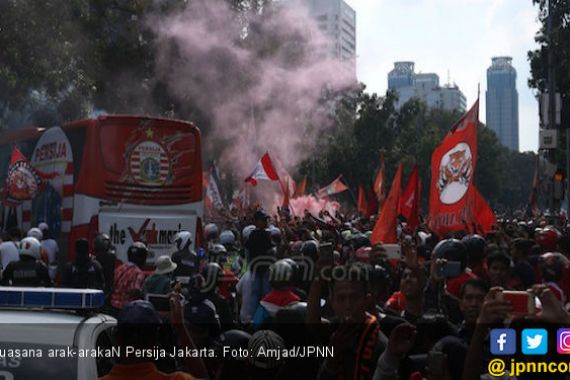 Ketum The Jakmania Dapat Hadiah Ulang Tahun Terindah - JPNN.COM