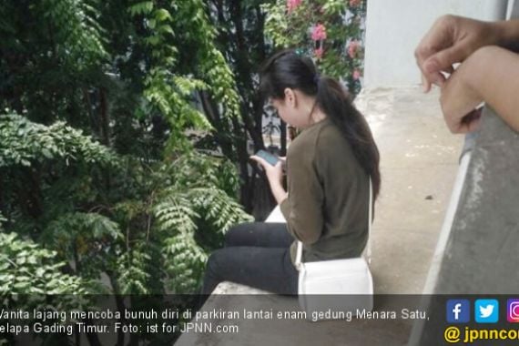 Aksi Heroik Kanit Reskrim Gagalkan Wanita Lajang Bunuh Diri - JPNN.COM