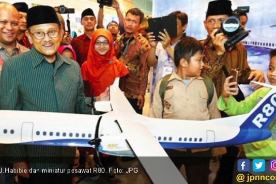 Habibie Harap PT DI Bantu Pengembangan Pesawat R80 - JPNN.COM