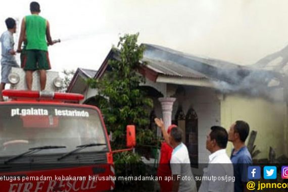 Gegara Bensin Eceran, Belasan Rumah di Deliserdang Terbakar - JPNN.COM