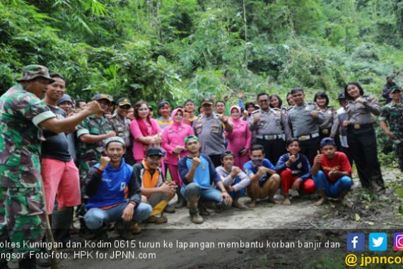 Lihat, Polres Kuningan-Kodim 0615 Solid Bantu Korban Banjir - JPNN.COM