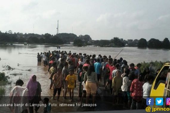 Banjir di Lampung Telan Korban Jiwa, Ratusan Rumah Hancur - JPNN.COM