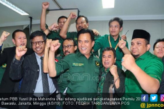 Tiba-tiba Yusril Ancam Jokowi Jelang Pileg 2019 - JPNN.COM
