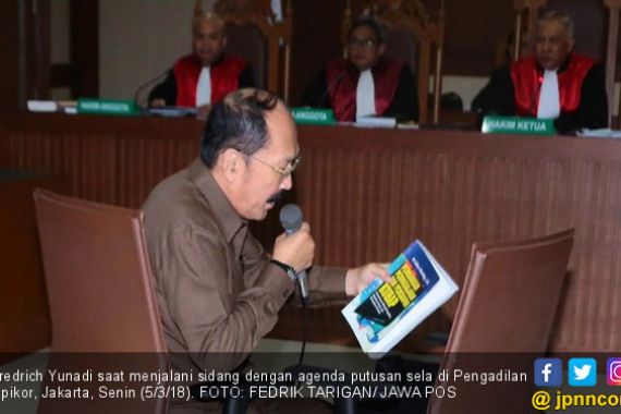 Fredrich Masih Lantang, Emosional, Ancam tak Hadiri Sidang - JPNN.COM