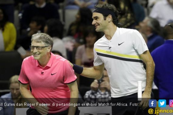 Berpasangan dengan Bill Gates, Federer Tetap Juara - JPNN.COM