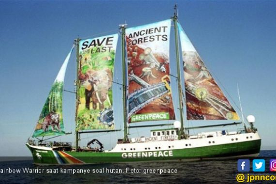 Kapal Rainbow Warrior Greenpeace akan Bersandar di Indonesia - JPNN.COM