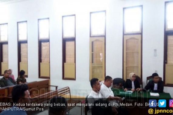 Eksepsi Dikabulkan, 2 Terdakwa Korupsi Seragam Sekolah Bebas - JPNN.COM