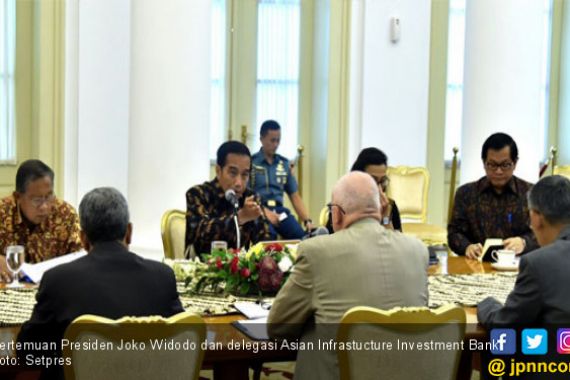 Jokowi Lanjutkan Kerja Sama dengan AIIB - JPNN.COM
