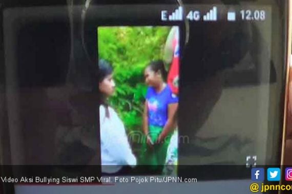 2 Video Aksi Bullying Siswi SMP Viral - JPNN.COM
