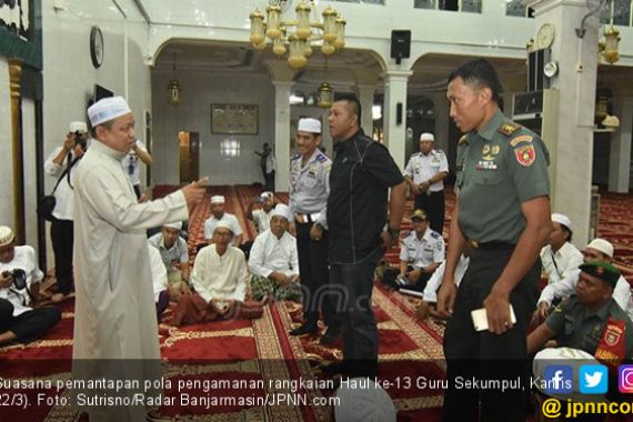 Panitia Haul ke-13 Guru Sekumpul Siapkan Tempat Duduk Jokowi - JPNN.COM