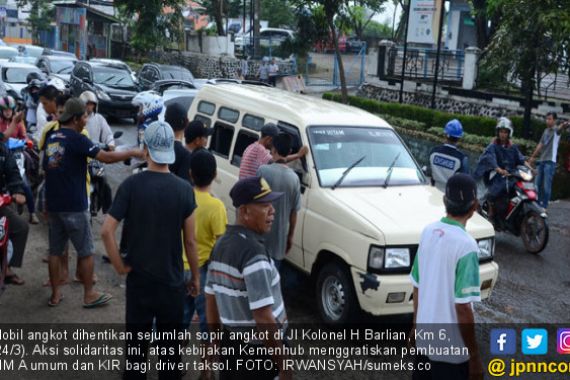 Driver Taksol Dapat SIM A Umum Gratis, Sopir Angkot Cemburu - JPNN.COM
