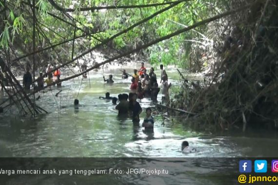 Main Perahu, Delapan Anak Tenggelam di Sungai - JPNN.COM