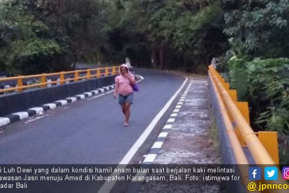 Oh Dewi, Sedang Hamil tapi Berjalan Kaki Sendiri Jauh Sekali - JPNN.COM