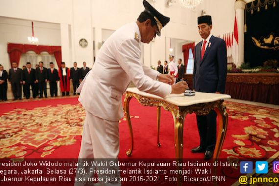 Presiden Jokowi Lantik Isdianto Sebagai Wagub Kepri - JPNN.COM