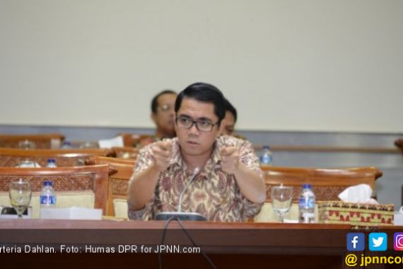 Arteria Dahlan Heran Revisi UU Dituding Melemahkan KPK - JPNN.COM