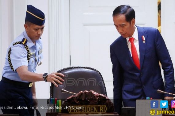 Elektabilitas Jokowi Naik Jika Terbitkan Perppu Terorisme - JPNN.COM