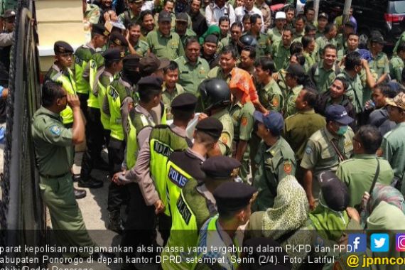 Peguyuban Kades Ancam Boikot Program Jokowi soal PTSL - JPNN.COM