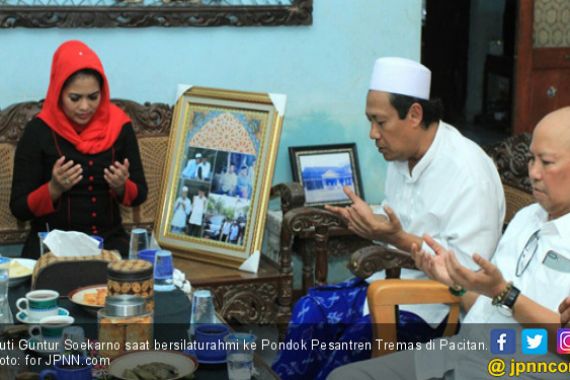 Puti Disambut Hangat di Pondok Pesantren Tremas Pacitan - JPNN.COM