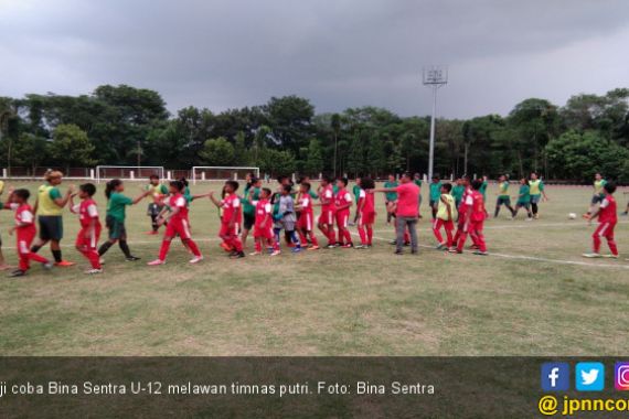 Bina Sentra U-12 Kalahkan Timnas Putri U-16 Dengan Skor 4-1 - JPNN.COM