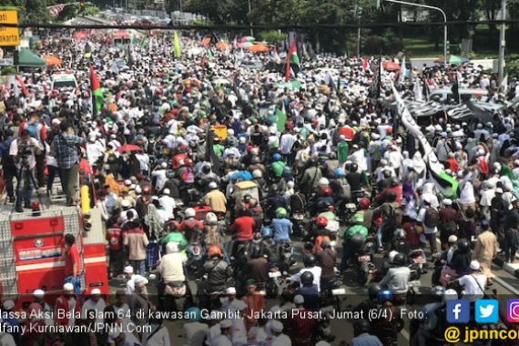 Suara Azan Awali Aksi 64 di Depan Bareskrim Polri - JPNN.COM