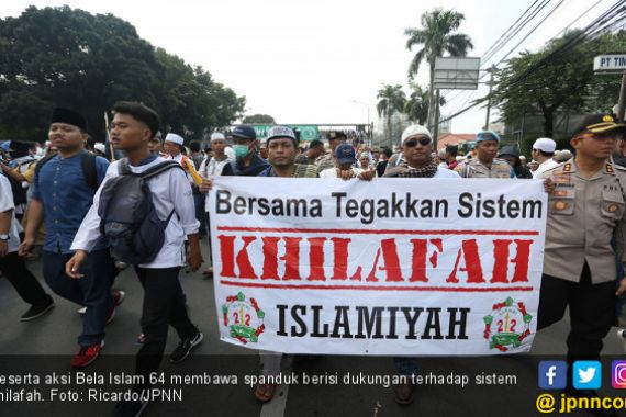 Ada Spanduk Dukung Khilafah di Aksi Bela Islam 64 - JPNN.COM