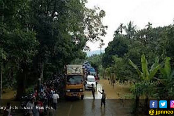 Banjir, Jalur Alternatif Sumbar-Riau Terputus - JPNN.COM