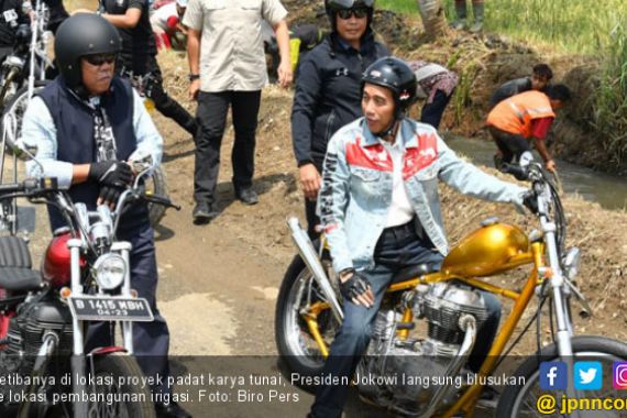Usai Kendarai Chooper, Jokowi Blusukan ke Proyek Irigasi - JPNN.COM