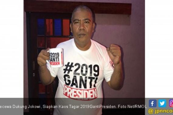 Kecewa Dukung Jokowi, Siapkan Kaos Tagar 2019GantiPresiden - JPNN.COM