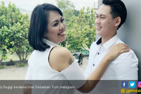 Ely Sugigi Cuma Pamit ke Bandung, Tiba-tiba Foto Prewed? - JPNN.COM