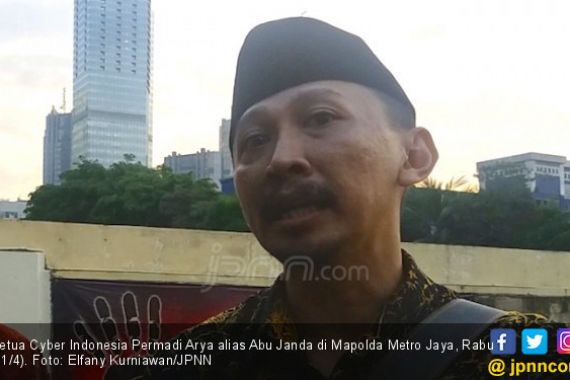 Diduga Sebarkan Hoaks, Abu Janda Dilaporkan ke Bareskrim - JPNN.COM