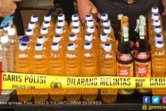 Polres Metro Bekasi Musnahkan 10.250 Botol Miras - JPNN.COM