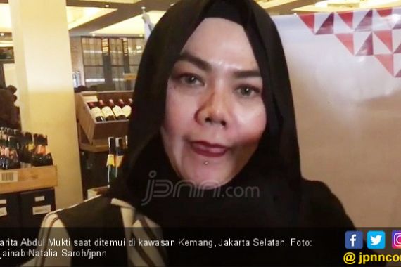 Sarita Abdul Mukti Ikhlas Suami Memilih Jennifer Dunn - JPNN.COM