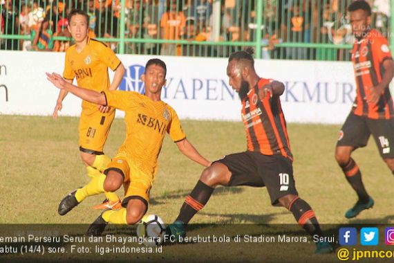 Perseru vs Bhayangkara FC: Simon Tuding Wasit Tak Adil - JPNN.COM