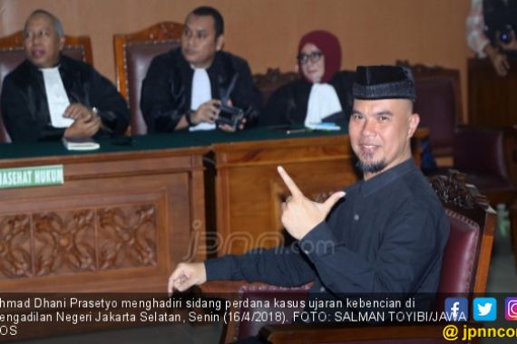 Didakwa UU ITE, Ahmad Dhani Ngotot Tak Bersalah - JPNN.COM
