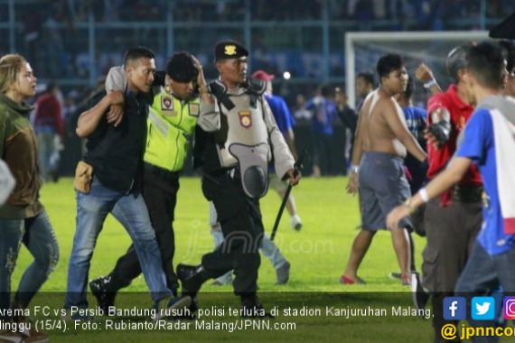 Suporter Rusuh, Arema FC Kena Sanksi dan Denda Ratusan Juta - JPNN.COM